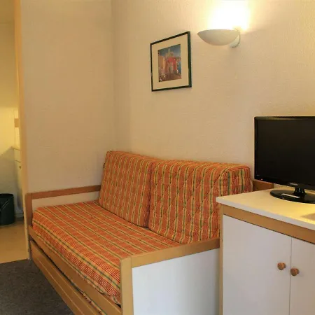 Apartment Cosy A Vars - 200m Pistes Et Commerces - Fr-1-330b-104 *